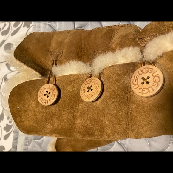 Ugh Bailey Button Triplet boot - Picture 9 of 10